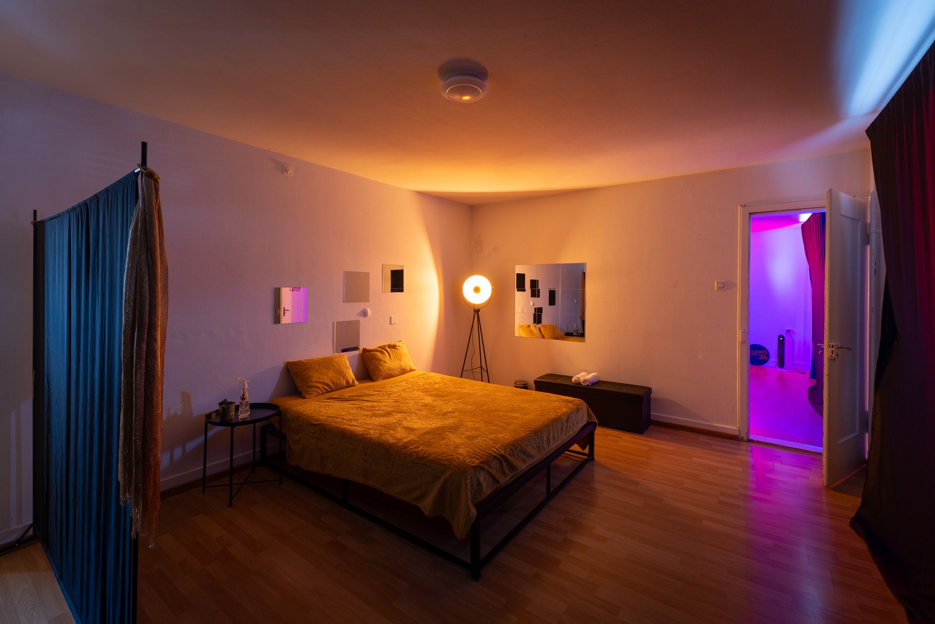Spiegel-Zimmer